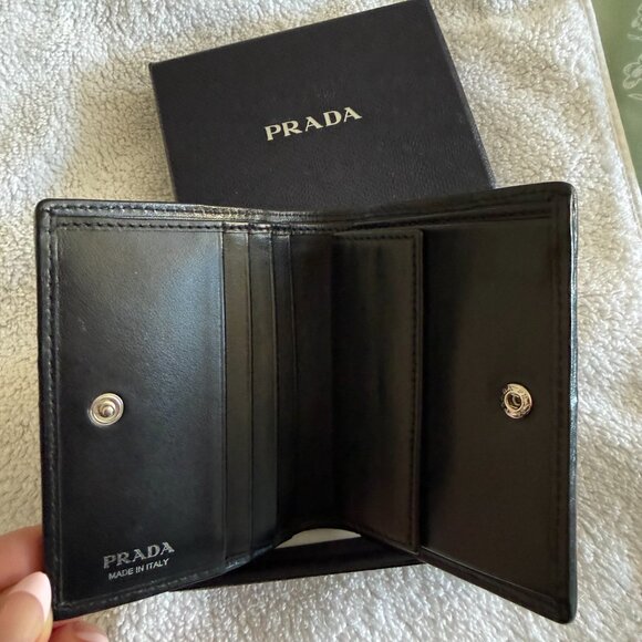 Prada Black Quilted Leather Wallet - Like New - Picture 4 of 5